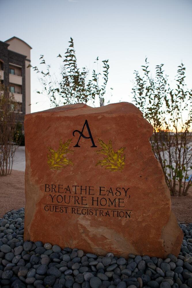 Arbor Hotel And Conference Center, Ascend Hotel Collection