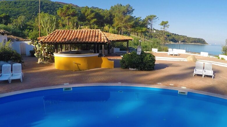 Hotel Baia Paraelios Resort