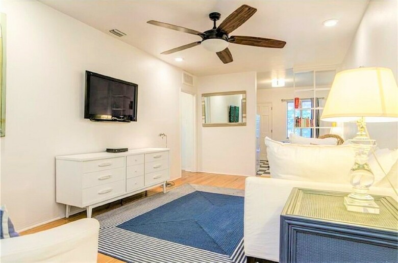 Pass A Grille St Pete Beach Home (105 -17)
