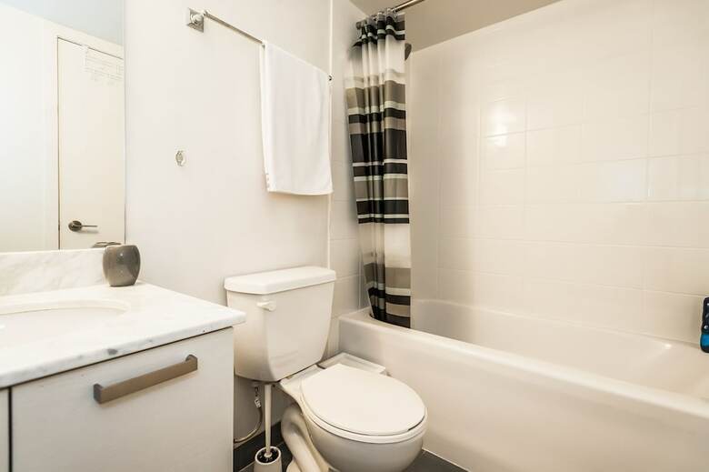 Life Suites Soho 2 Bed | 2 Bath Cn Tower View