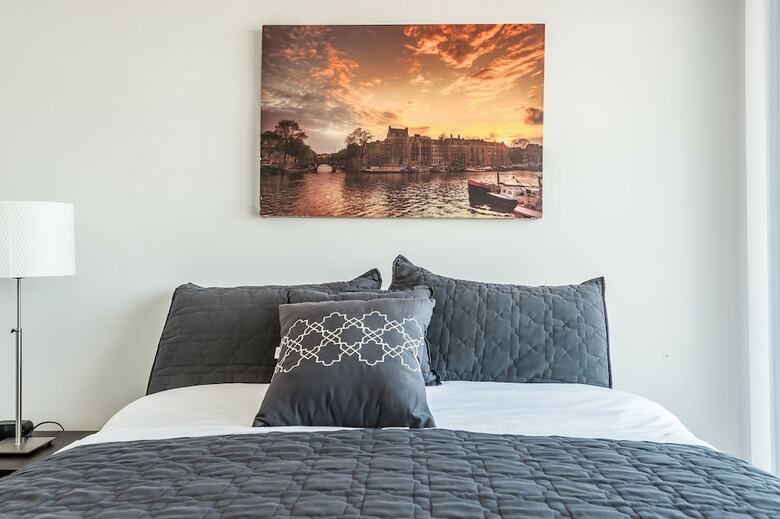 Life Suites Soho 2 Bed | 2 Bath Cn Tower View