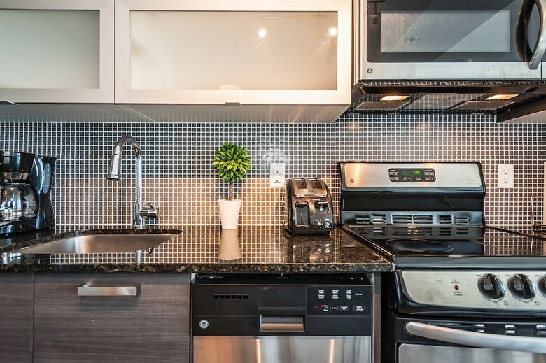 Life Suites Soho 2 Bed | 2 Bath Cn Tower View