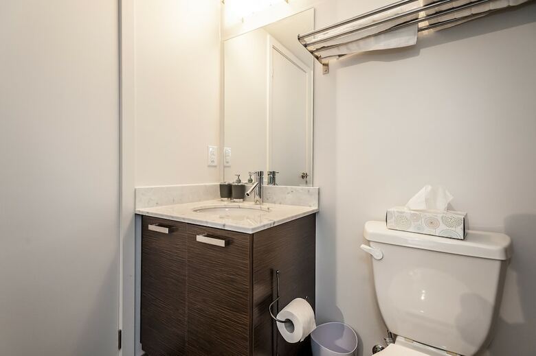 Life Suites Soho 2 Bed | 2 Bath Cn Tower View