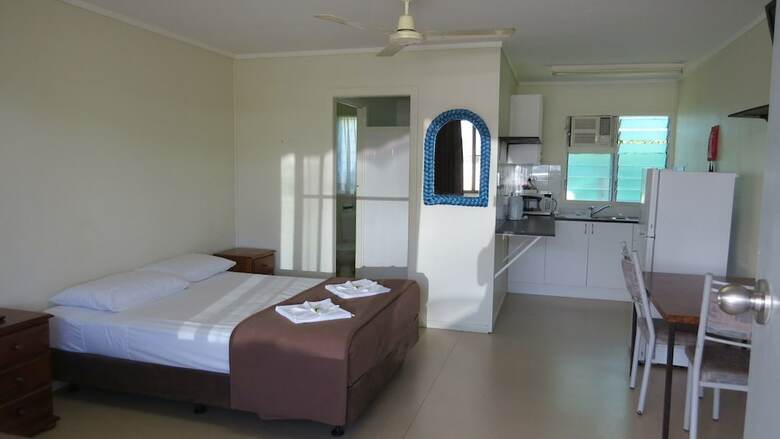 Cardwell At The Beach (lyndock Motel)
