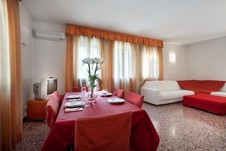 Grimaldi Apartments - Hermitage