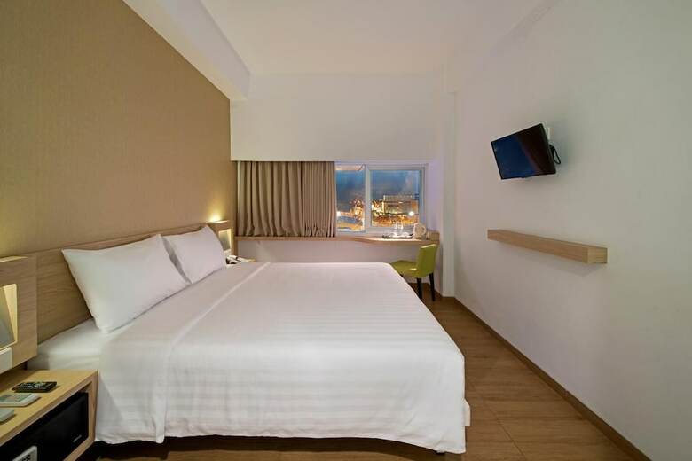 Whiz Prime Hotel Megamas Manado