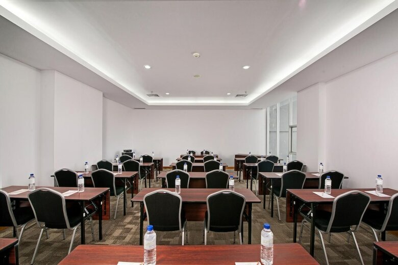 Whiz Prime Hotel Megamas Manado