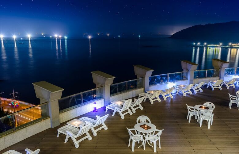 Aimi Jeju Beach Hotel