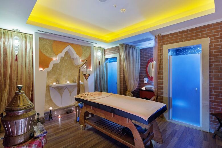 Hotel Crystal Palace Luxury Resort & Spa - All Inclusive