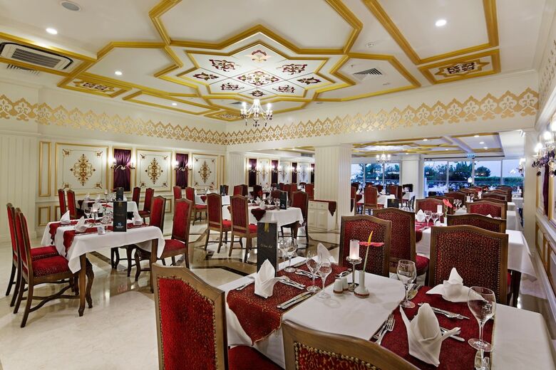 Hotel Crystal Palace Luxury Resort & Spa - All Inclusive