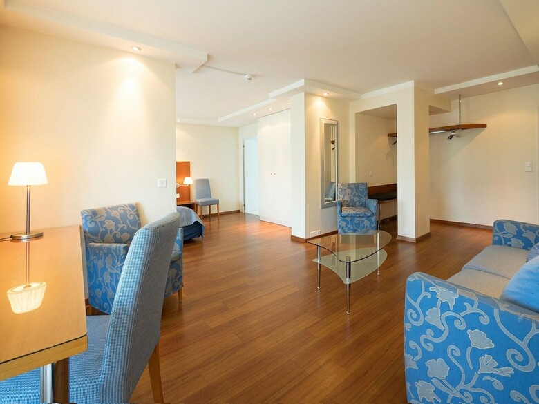 Hotel Holiday