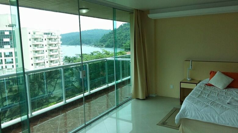 Itacuru�� Plaza Hotel