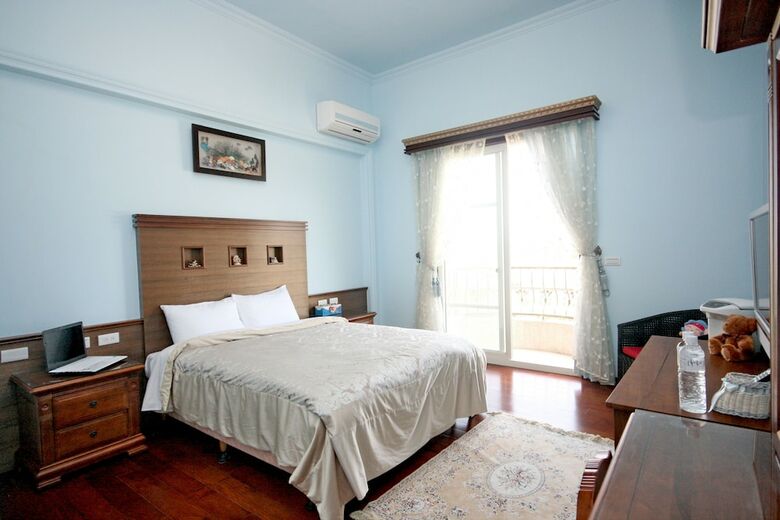 Aurora B&B