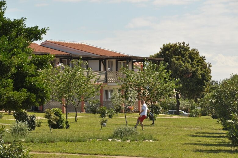 Aparthotel Apartments Kazela