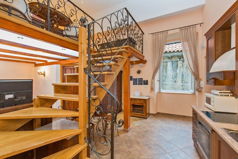 Old Town Apartments By Irundo