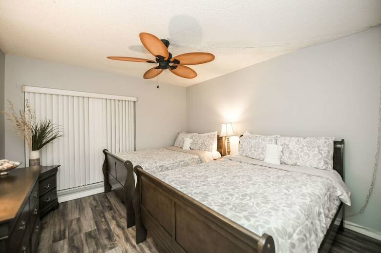 Bay Oaks By Beachside Management