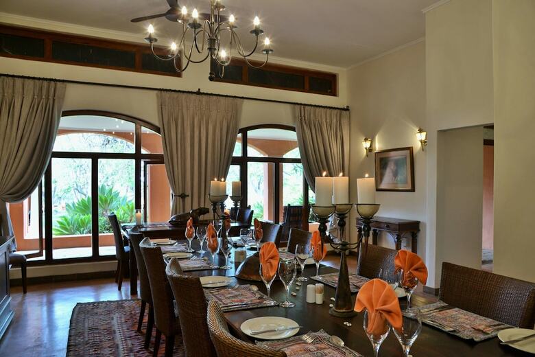 Posada The Bush House