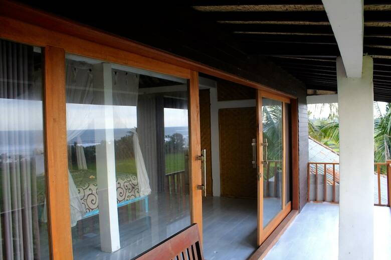 Hotel Dikaloha Medewi Surfcamp