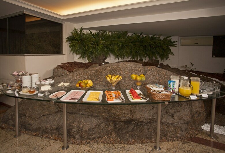 Hotel Village Icara�