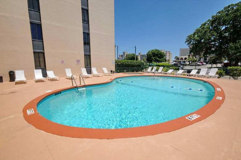 Holiday Towers By Elliott Beach Rentals