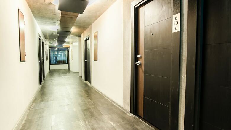 B2 Black Business & Budget Hotel