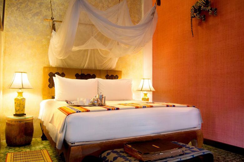 Hotel Bric-�-brac