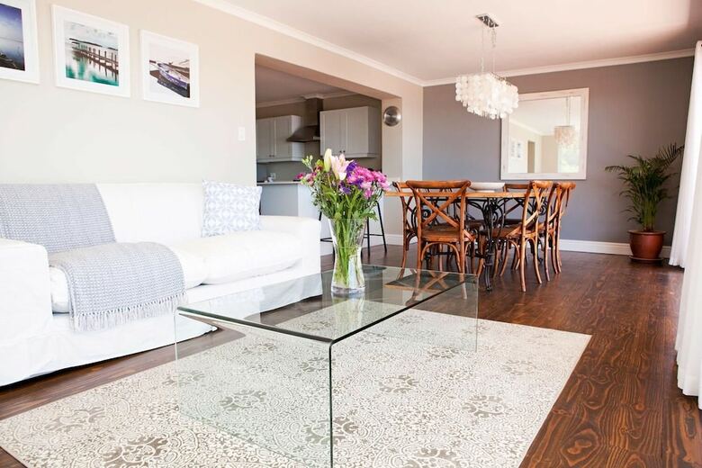 Apartamentos Seabreeze Luxury Two Bedroom Penthouse