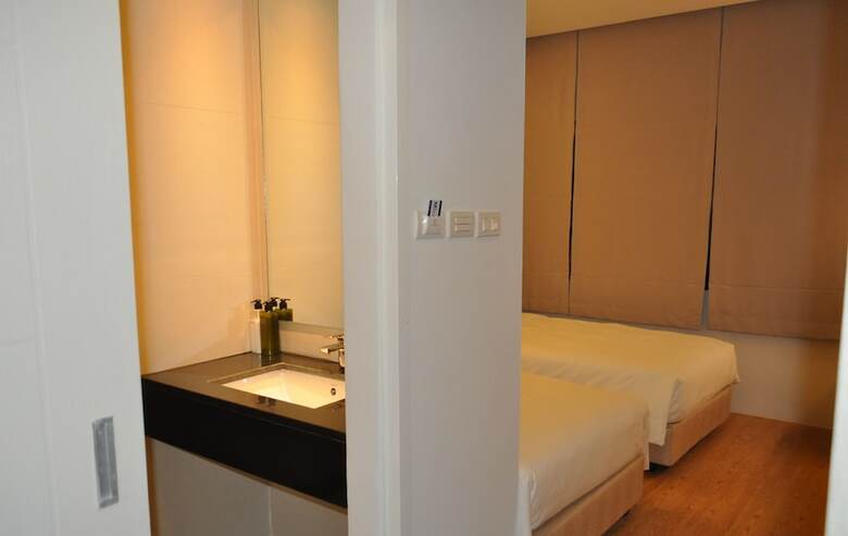 Hostal Rezt Bangkok - Hostel