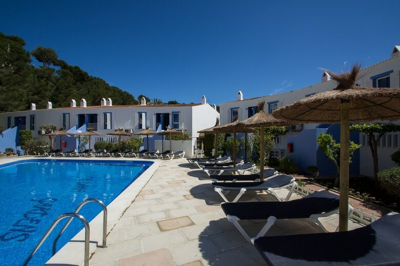 Apartaments Galdana Gardens