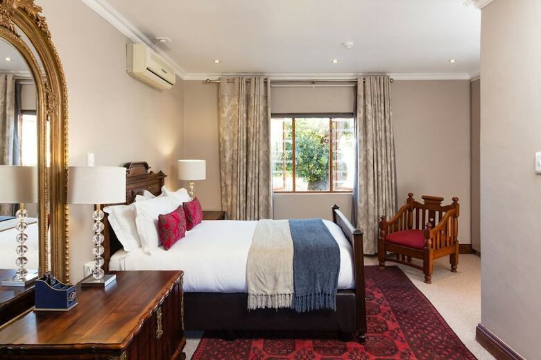 Madison Manor Boutique Hotel