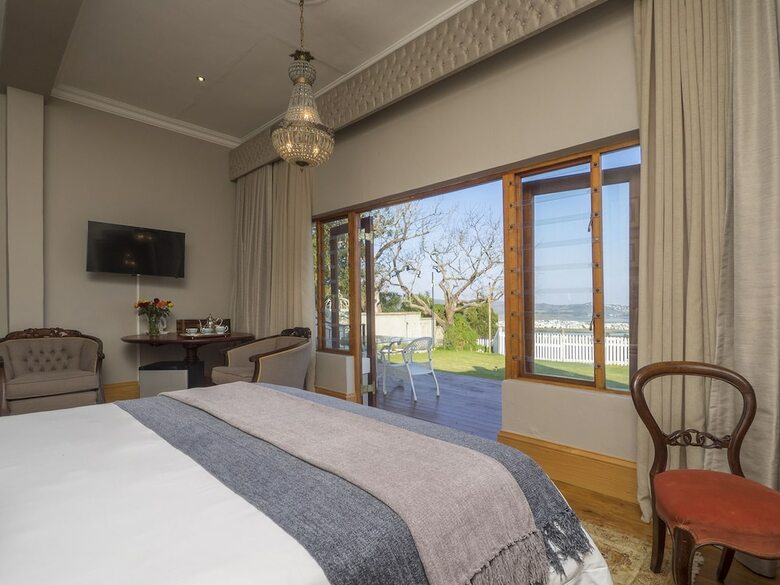 Madison Manor Boutique Hotel