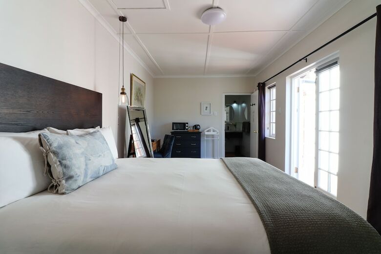 Hotel Whispering Oaks