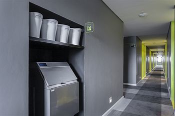 Dmax Hotel