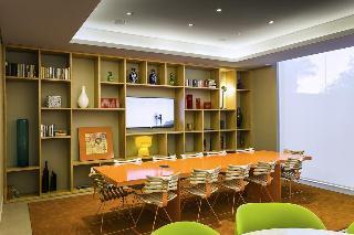 Dmax Hotel