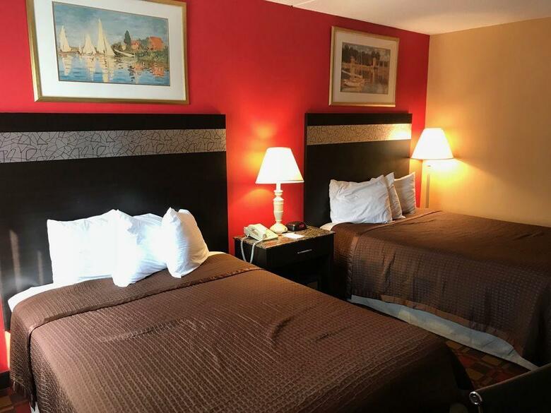 Howard Johnson Hotel By Wyndham Newark Airport