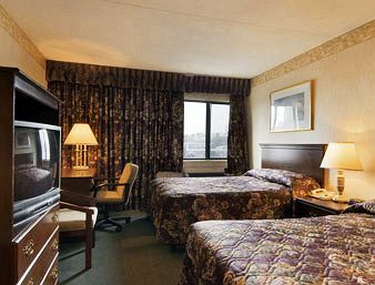 Howard Johnson Hotel By Wyndham Newark Airport