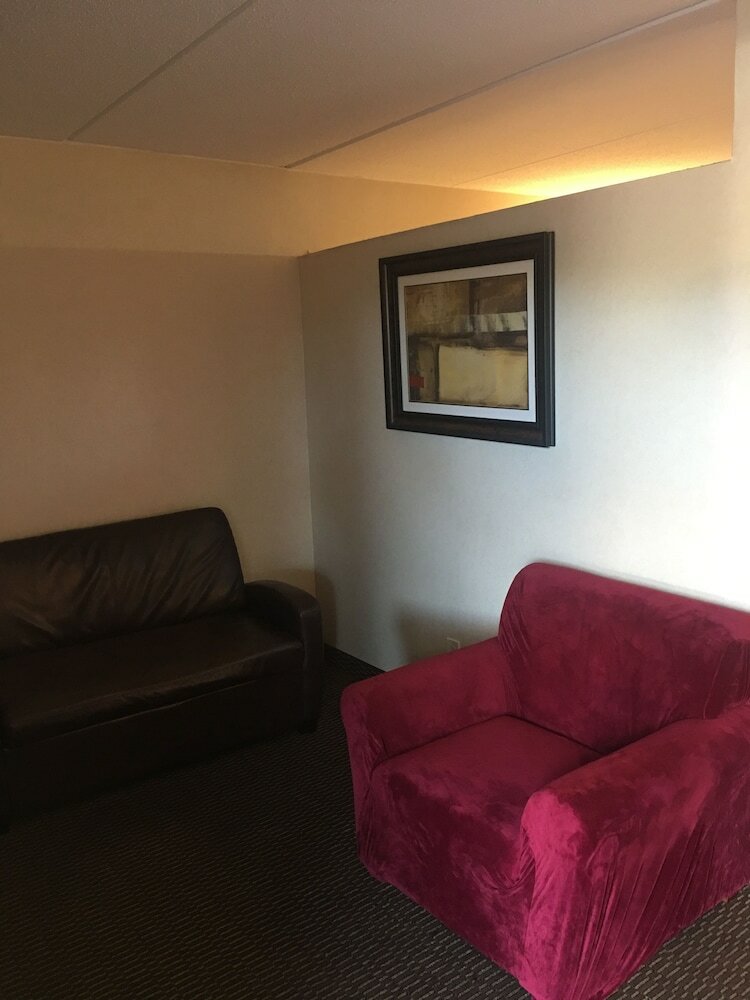 Hotel Ramada By Wyndham Rockville Centre