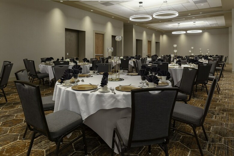 Hotel Doubletree By Hilton Kansas City - Overland Park