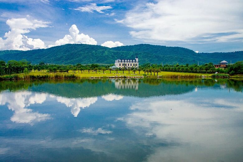 Chateau De Khaoyai Hotel & Resort