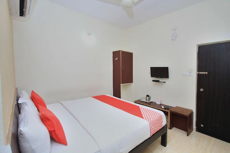 Oyo 2183 Hotel City
