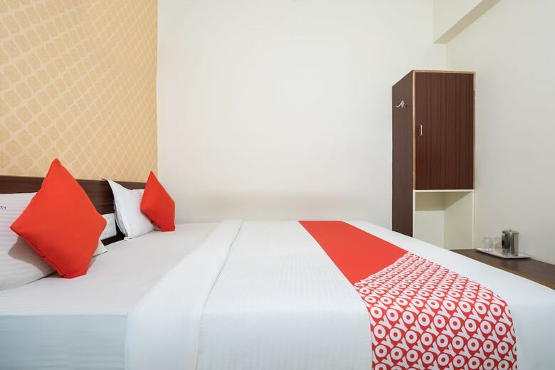 Oyo 2183 Hotel City
