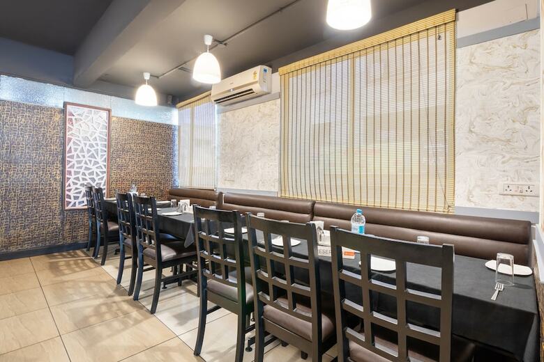 Oyo 2183 Hotel City