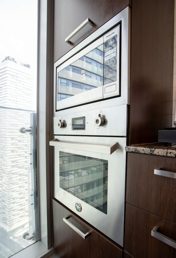 Aoc Suites - High-rise Condo - Cn Tower / Lake View