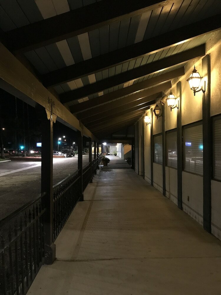 Hotel Channel Islands Inn