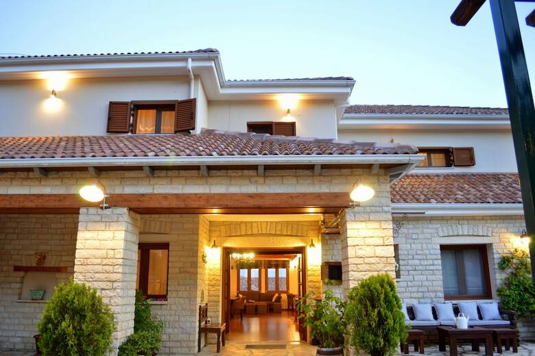 Lakmos Hotel