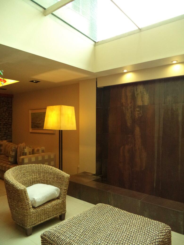 Hotel Mil 810