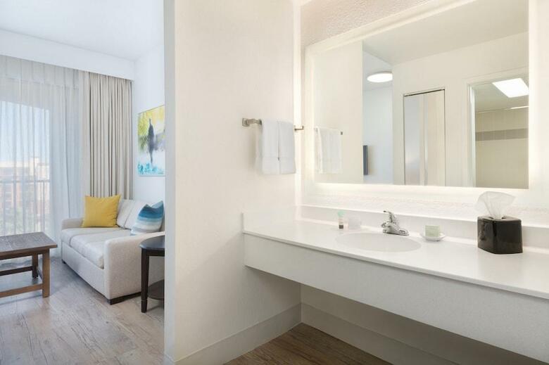 Hotel Sirata Beach Resort