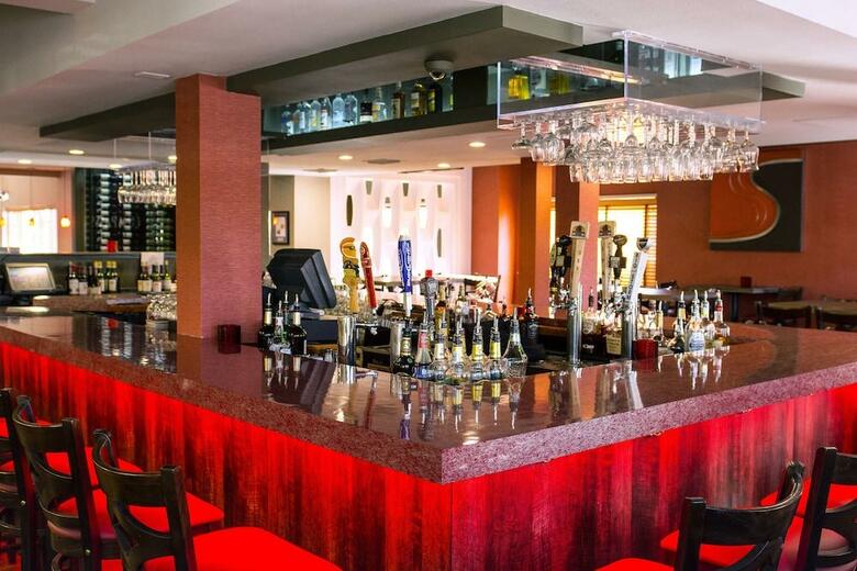 Hotel Sirata Beach Resort