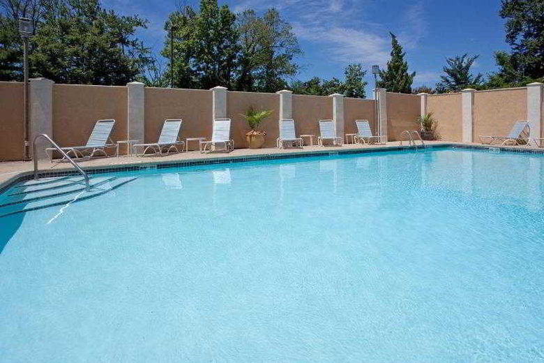 Hotel Holiday Inn Express Washington Dc East-andrews Afb