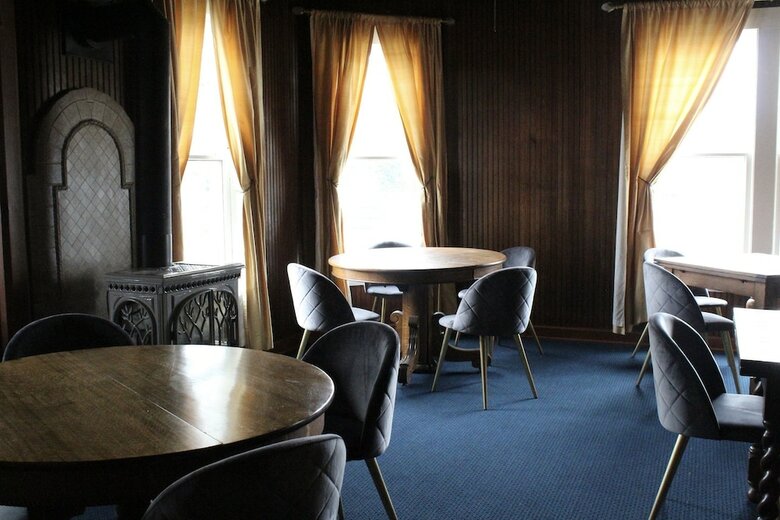 Shelburne Hotel